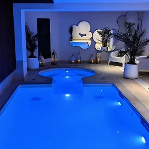 Romantic & Отель Париж